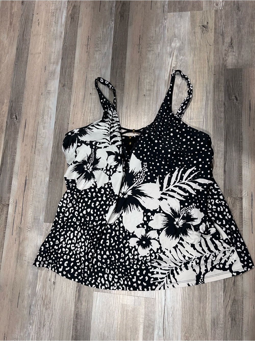 Black & White Floral Tank Top - Women's Bathing Suit Top